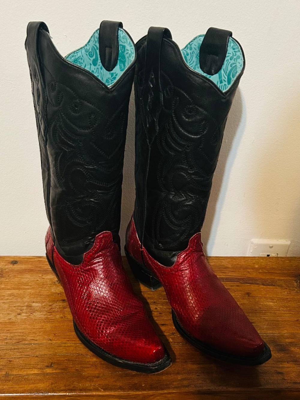 Authentic Corral Western Boots, Women's Size 6.5.